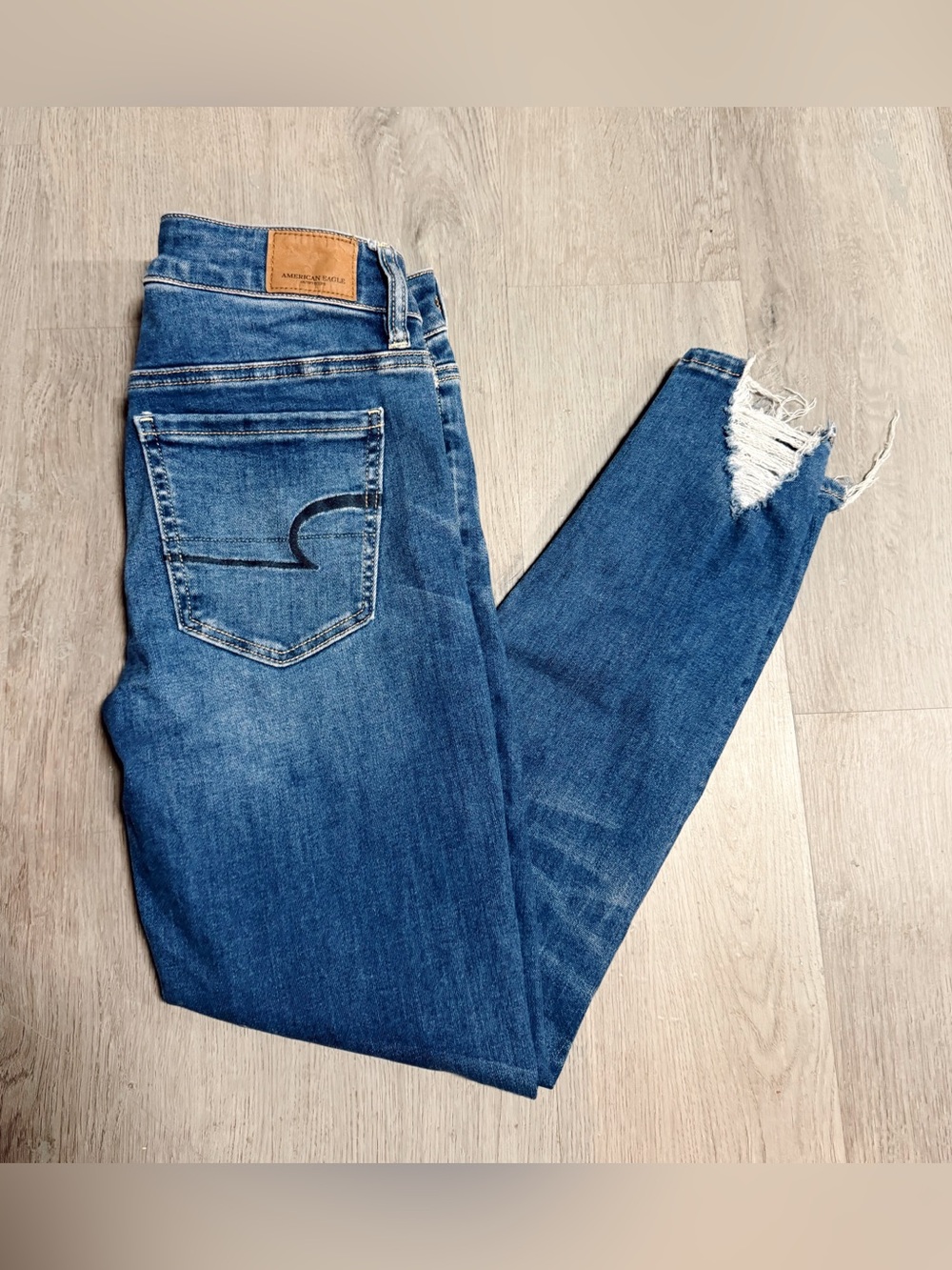 •AMERICAN EAGLE• JEGGING CROP JEANS